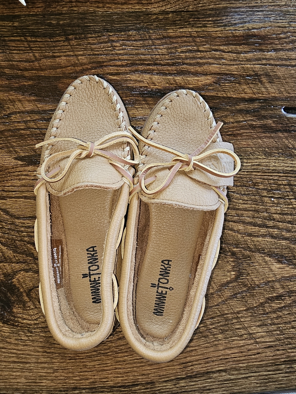Minnetonka Women's Tan Moosehide Classic Moccasin Loafers 7.5 New